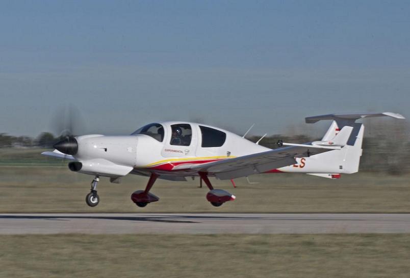 Diamond DA50 turboprop aircraft takes first flight.jpg