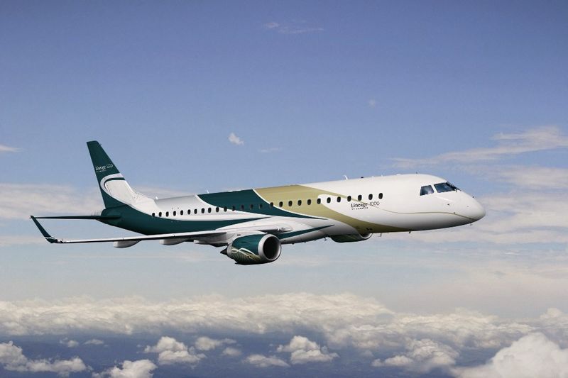 embraer-lineage-1000.jpg