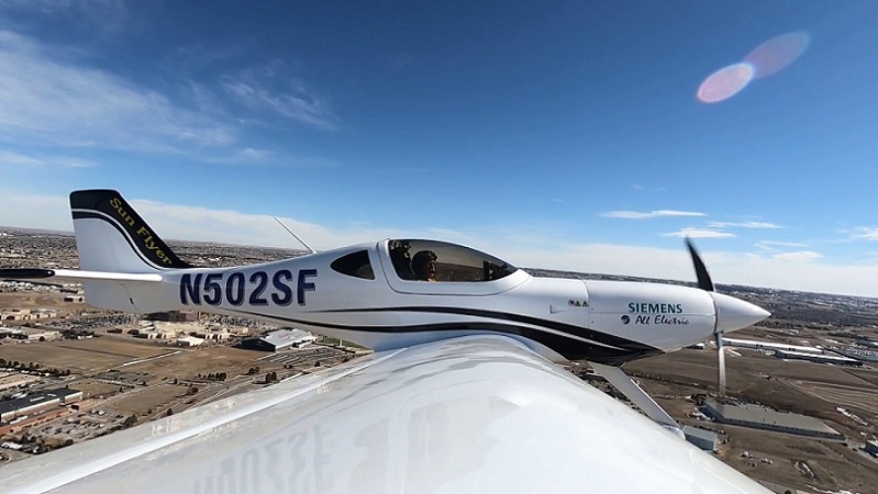 Garmin G3X Touch For Bye Aerospace eFlyer 2 (1).jpg