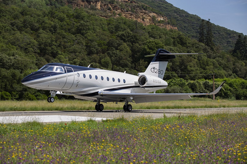 Gulfstream G280 la mole 1.jpg