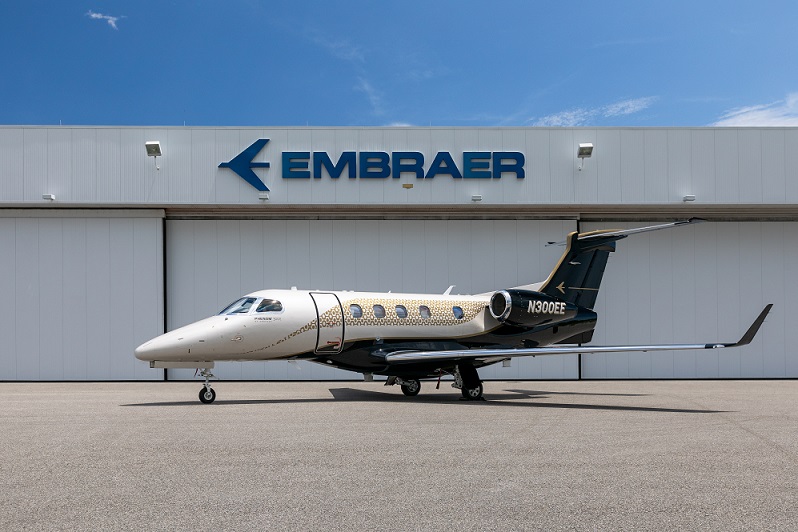Phenom 300 Bossa Nova.jpg