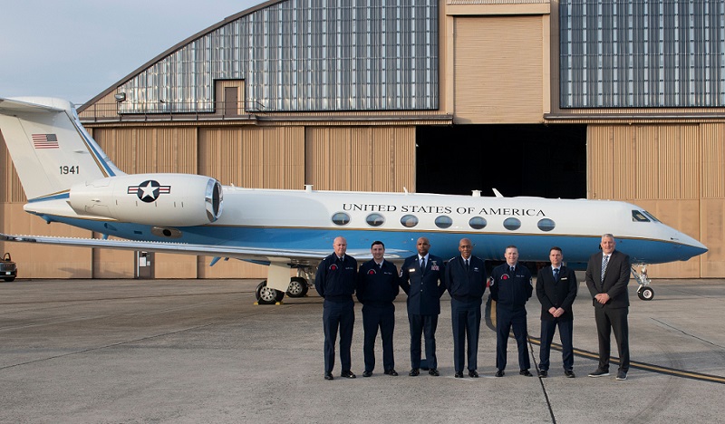 USA_USAF_99th_AS_C-37B 2.jpg